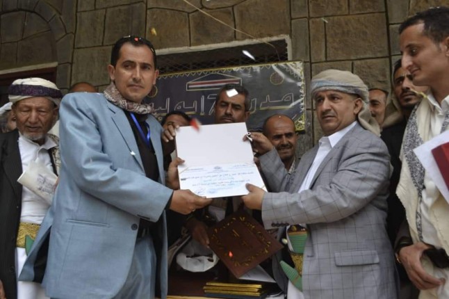 مبادرة مجتمعية أنقذت التعليم في اليمن من التوقف بعد قطع مرتبات المعلمين