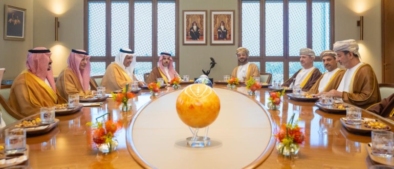 سلطنة عُمان تدعو أمريكا وإيران إلى ضبط النفس وتجنب التصعيد